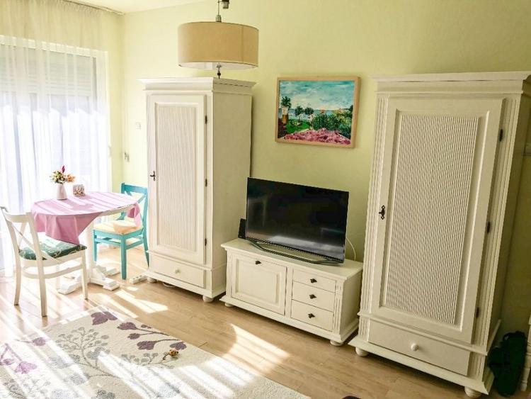 Apartament cu 2 camere semidecomandat, mobilat în Bună Ziua