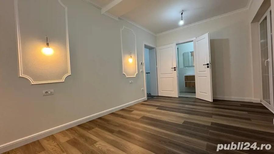 Casă cu 5 camere cu Teren 250 Mp în Central