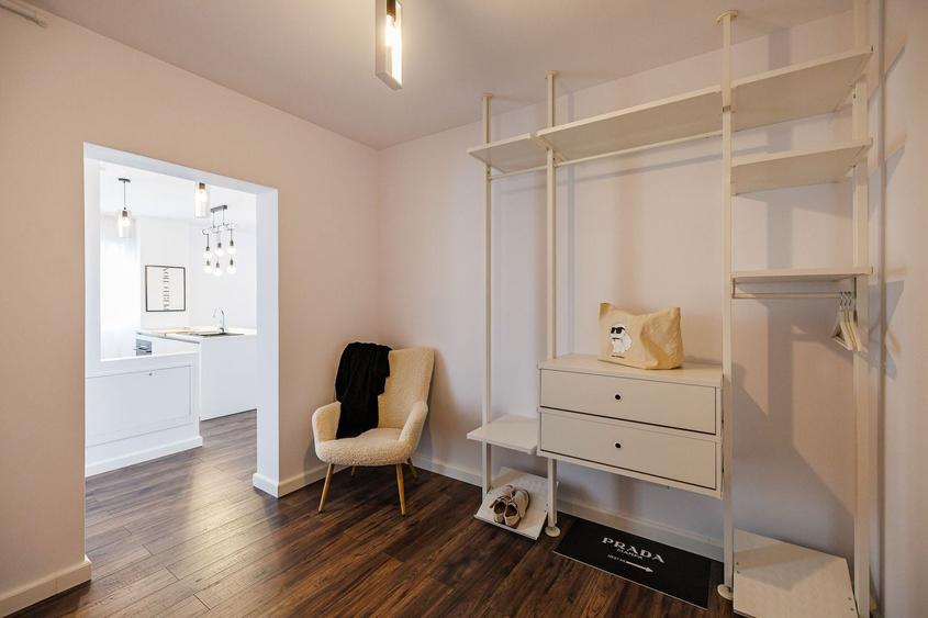 Penthouse cu 2 camere semidecomandat, mobilat în Aradului