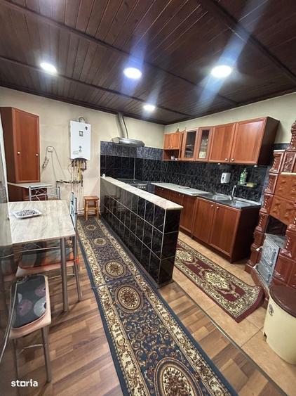 Casă cu 3 camere în Central