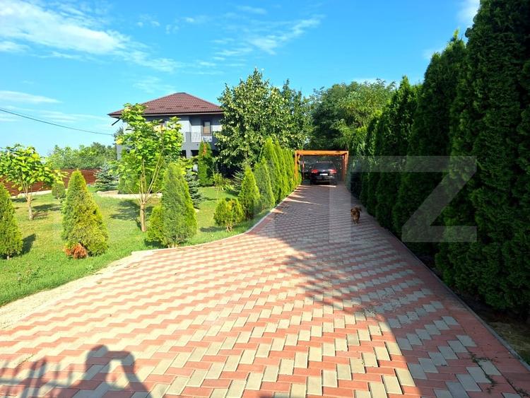 Casă individuală cu 4 camere cu Teren 1400 Mp în Sculeni