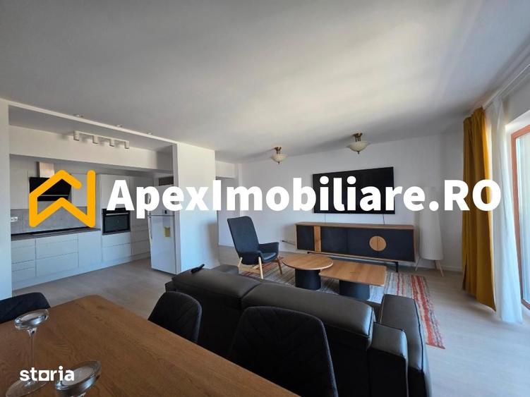 Apartament cu 4 camere semidecomandat în Centrul Civic
