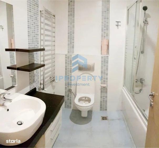Apartament cu 3 camere, mobilat în Tei
