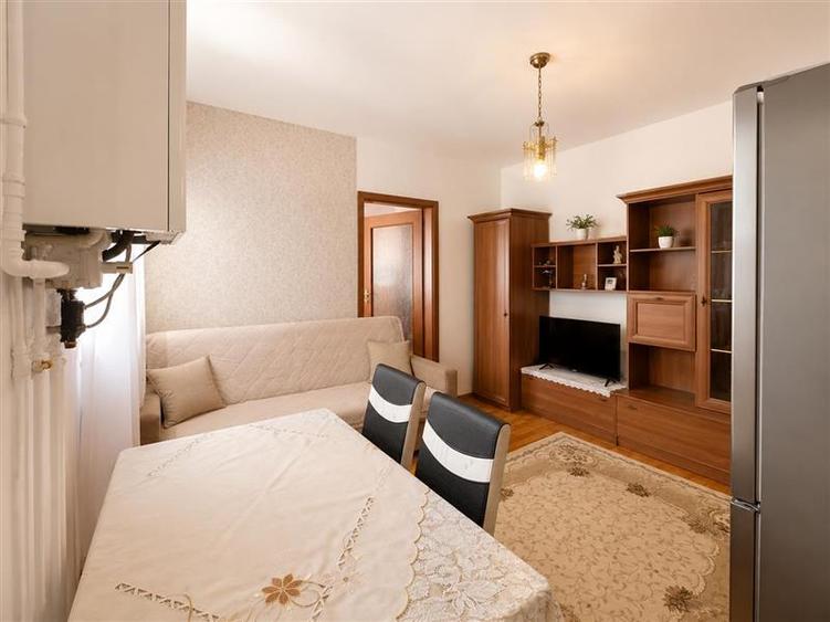 Apartament cu 2 camere nedecomandat, mobilat în Ady