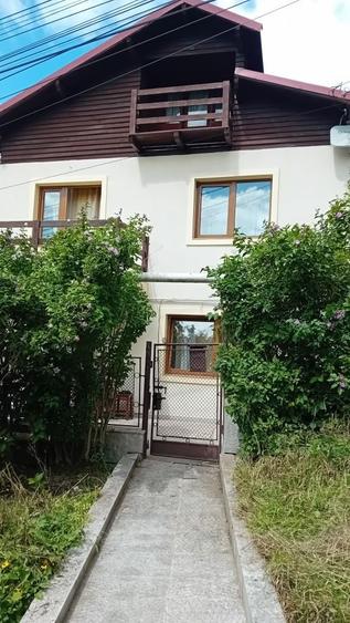Casă cu 4 camere în Central