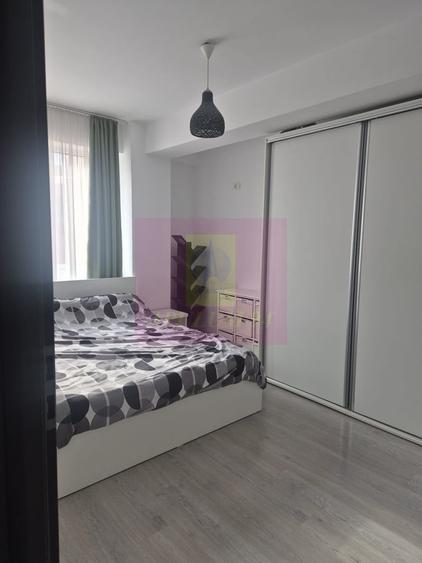 Apartament cu 3 camere decomandat în Tineretului