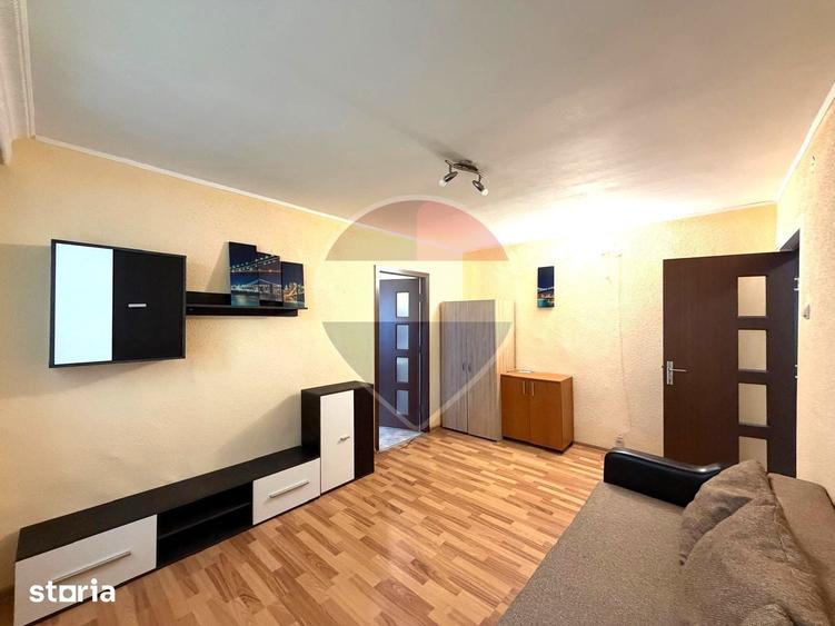Apartament 2 camere semidecomandate , etaj 1/4 Strada Milcov - 1