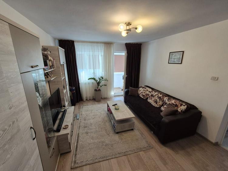 Apartament cu 2 camere decomandat, mobilat în Km 4-5