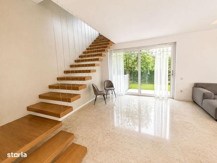 Casă cu 4 camere cu Teren 330 Mp în Bucium