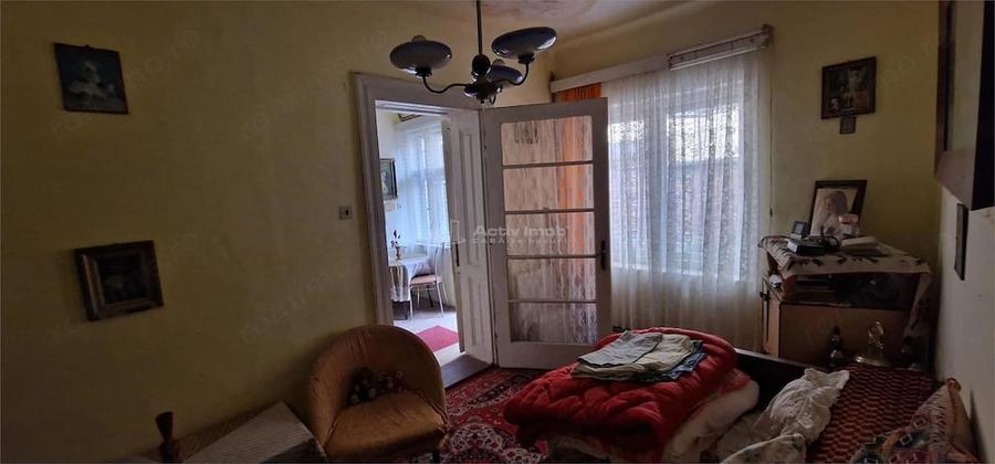 Casă cu 5 camere cu Teren 108 Mp în Muncitoresc