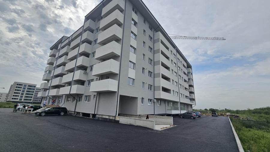Apartament cu 3 camere decomandat în Berceni