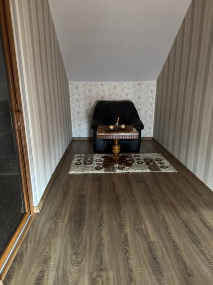 Casă individuală cu 7 camere cu Teren 4000 Mp în Exterior Est