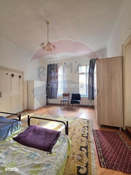 Casa cu 4 camere de vanzare in zona ultracentrala Medias
