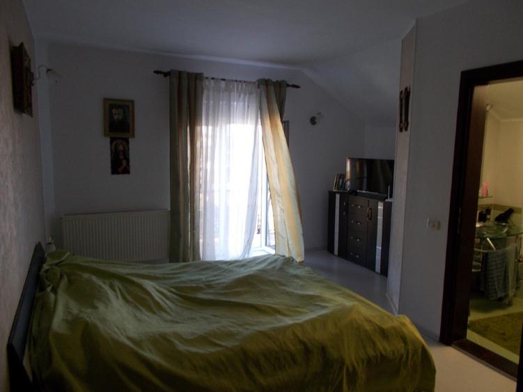 Casă individuală cu 5 camere cu Teren 720 Mp în Moșnița Nouă