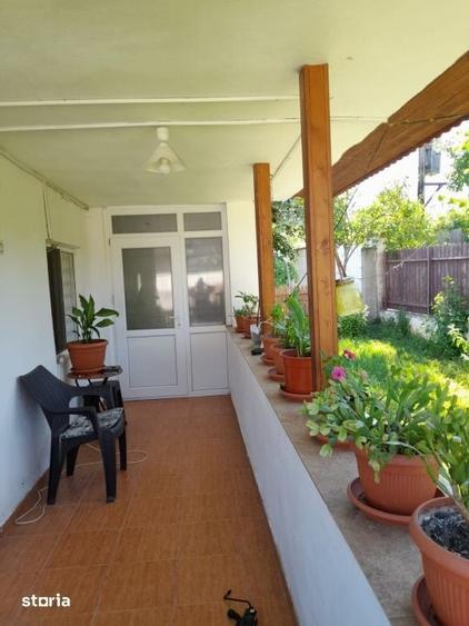 Casă cu 2 camere cu Teren 1800 Mp în Central