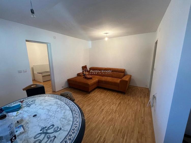 Apartament cu 3 camere semidecomandat în Nord