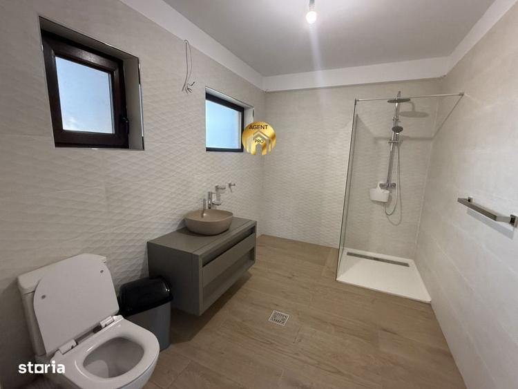 Casă cu 5 camere cu Teren 500 Mp în Central
