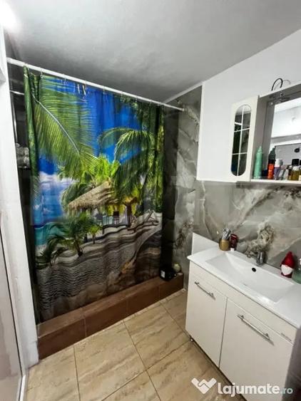 Casă cu 5 camere cu Teren 1350 Mp în Central