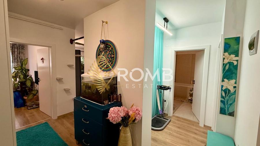 Apartament cu 3 camere semidecomandat, mobilat în Florești