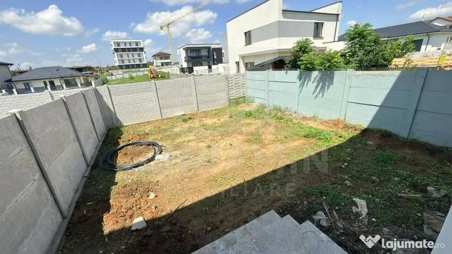 Casă cu 4 camere cu Teren 200 Mp în Central