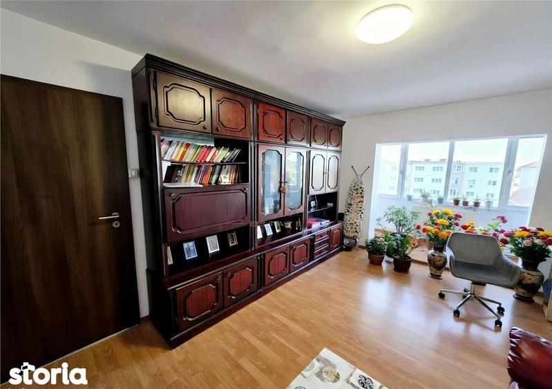 Apartament cu 3 camere în Girocului