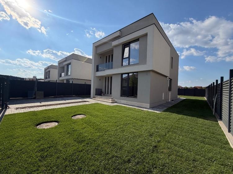 Casă individuală cu 5 camere cu Garaj în Corbeanca