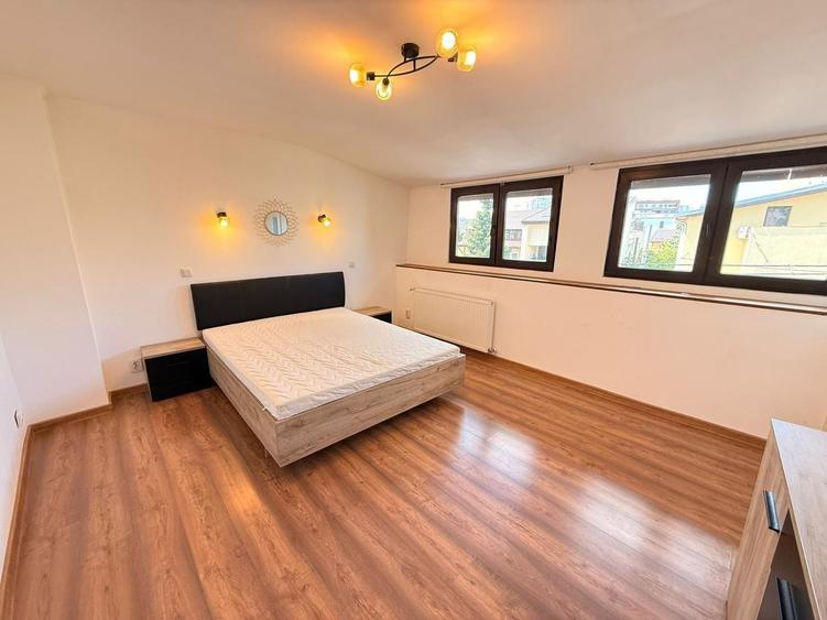 Apartament cu 3 camere decomandat, mobilat în Banu Manta