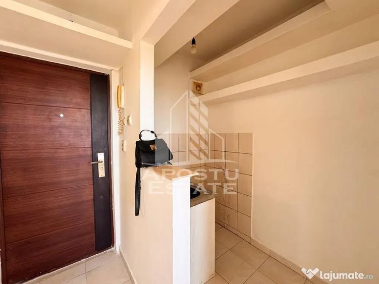 Garsonieră semidecomandată în Complex Studențesc