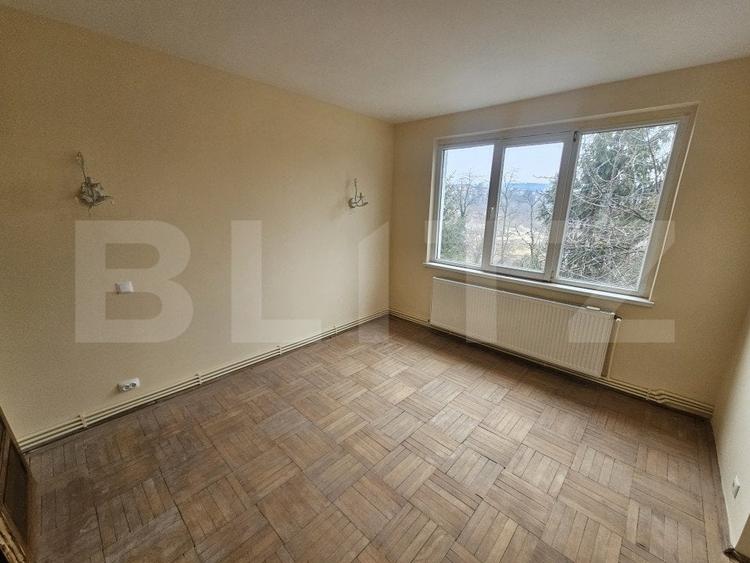 Apartament cu 2 camere semidecomandat în Hunedoara
