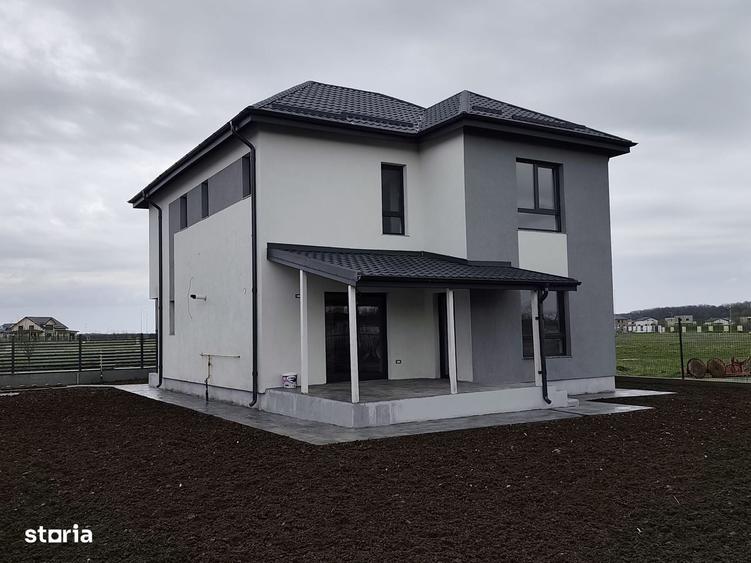 Casă cu 4 camere în Gulia
