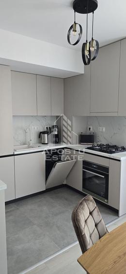 Apartament cu 3 camere semidecomandat, mobilat în Lipovei