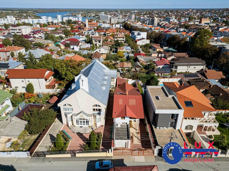Casă cu 7 camere cu Teren 436 Mp în Central