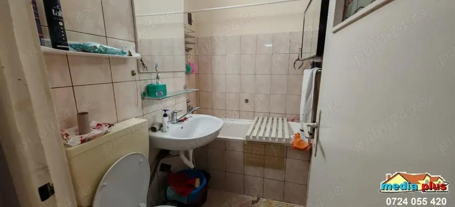 Apartament cu 4 camere semidecomandat în Mazepa 1