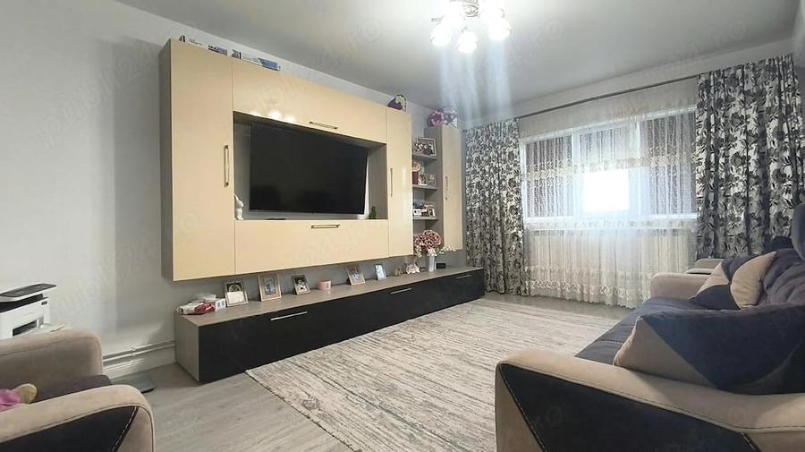 Apartament cu 3 camere decomandat în Ultracentral