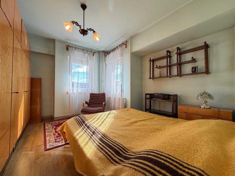Apartament cu 3 camere decomandat în Drumul Carului