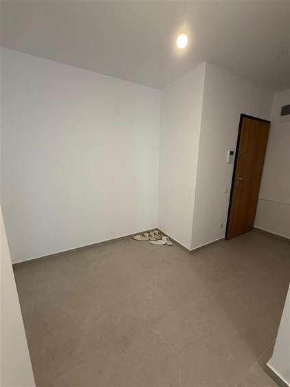 Apartament cu 2 camere decomandat, mobilat în Tractorul