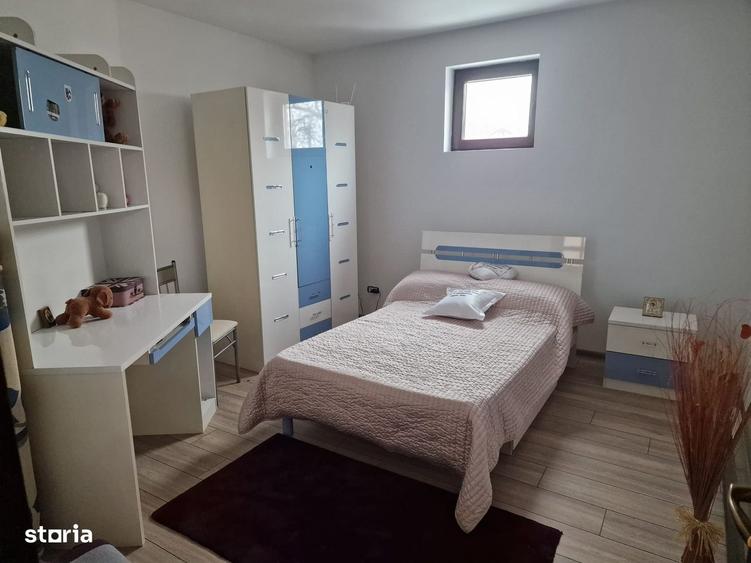 Casă cu 3 camere în Crețești