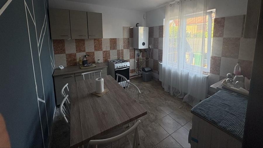 Casă cu 2 camere în Central