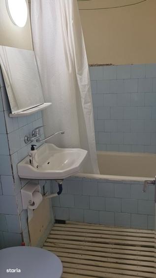 Apartament cu 2 camere semidecomandat în Mioriței