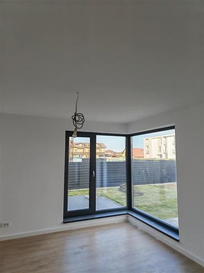 Casă cu 3 camere cu Teren 335 Mp în Central