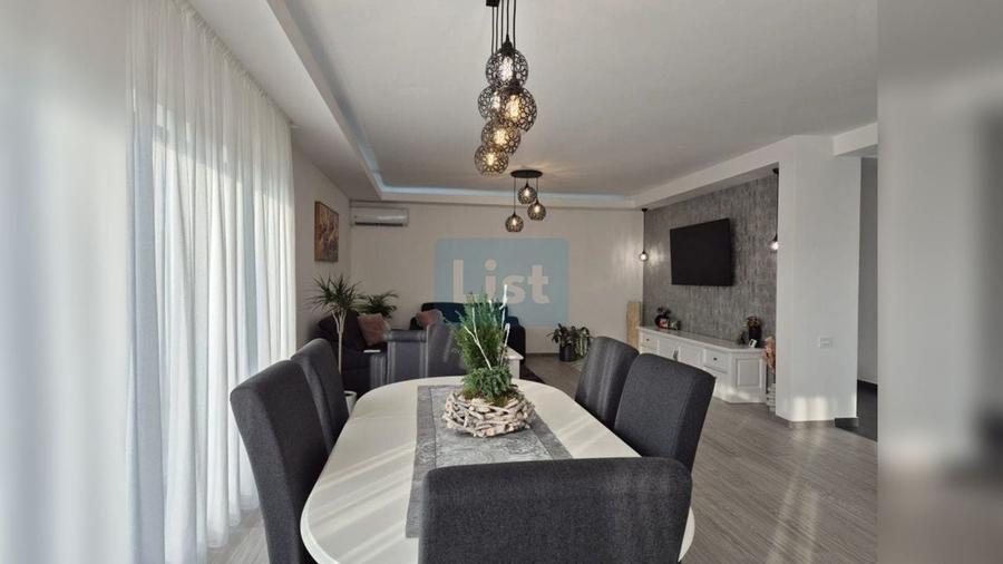 Casa ultrafinisata, garaj, panouri fotovoltaice - 10