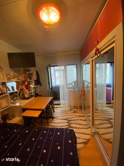Apartament cu 3 camere decomandat în Siloz