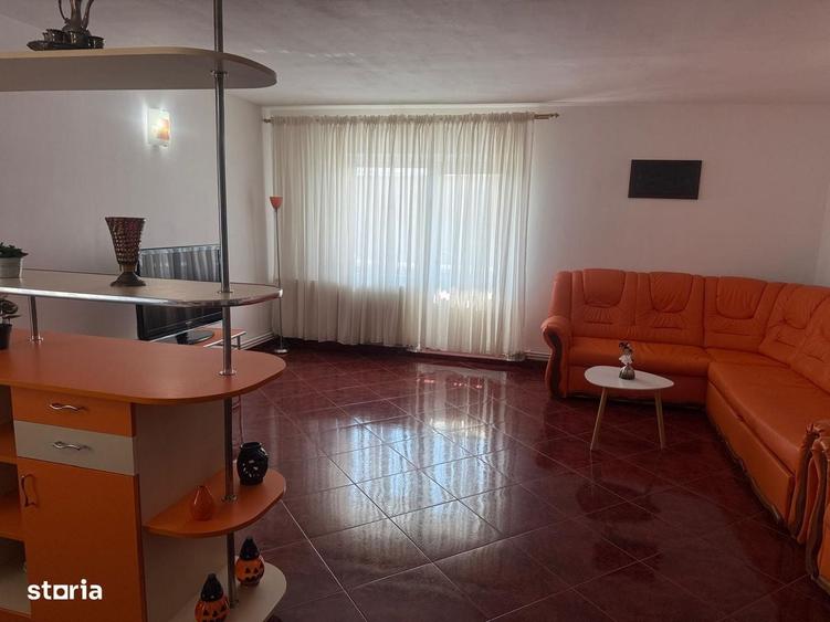 Apartament cu 4 camere decomandat în Micro 3