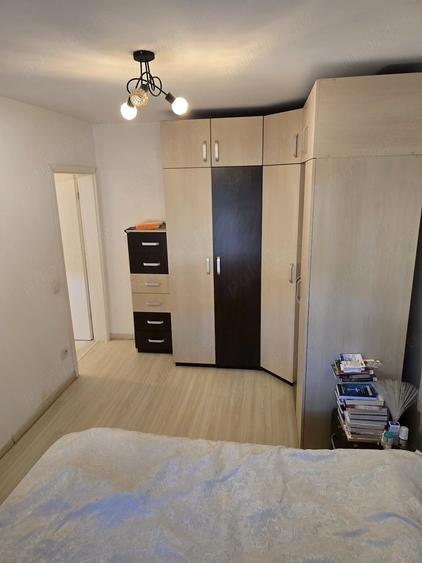 Apartament cu 3 camere semidecomandat în Gheorghe Lazăr