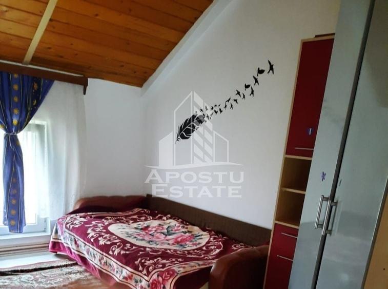 Casă individuală cu 5 camere cu Canalizare în Ghiroda