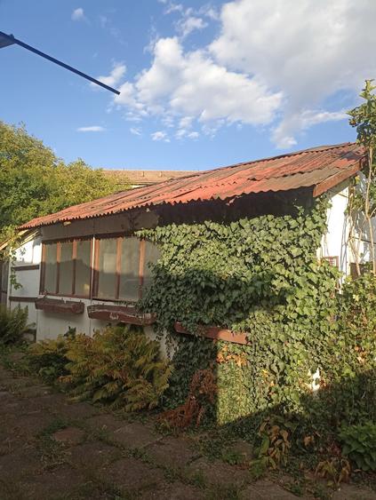 Casă individuală cu 2 camere cu Canalizare în Central