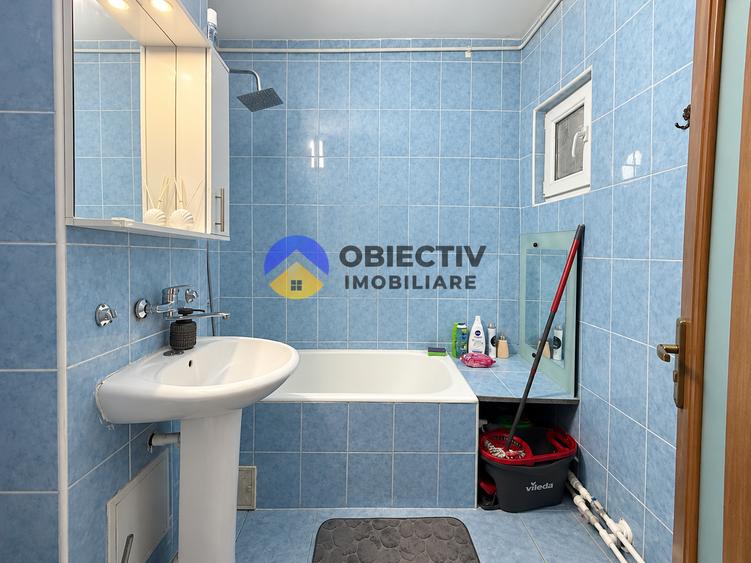 Apartament cu 4 camere decomandat în Precista