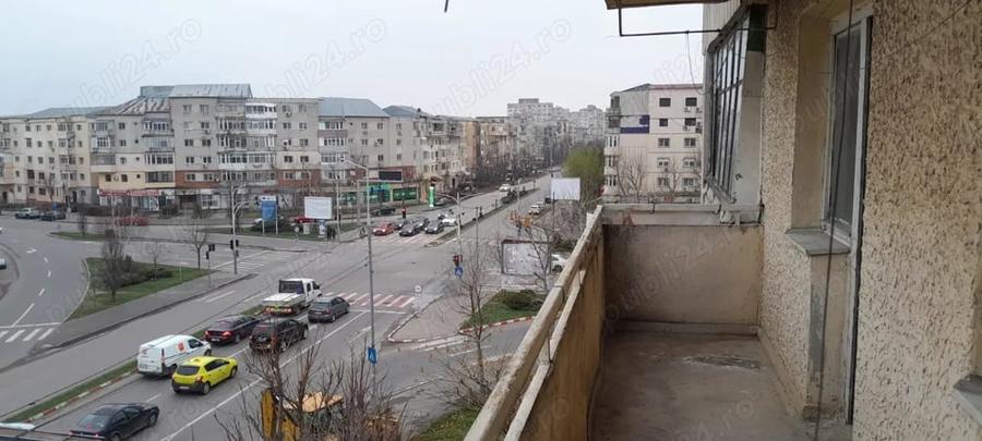 Apartament cu 4 camere decomandat în Central