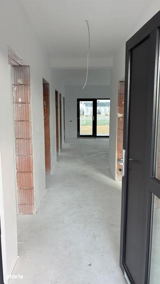 Casă cu 4 camere cu Teren 553 Mp în Sântandrei