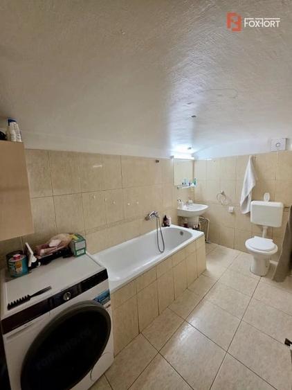 Apartament cu 3 camere semidecomandat în P-ța Maria